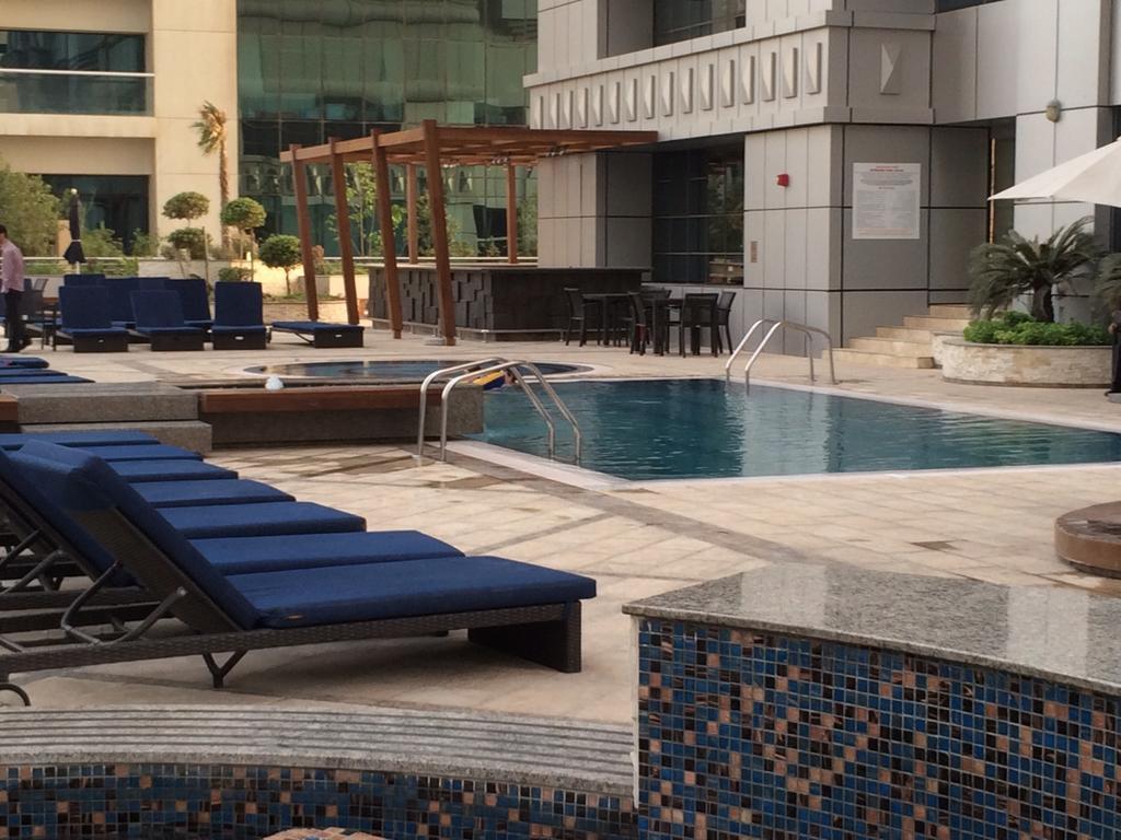 Yanjoon Holiday Homes - Princess Tower Apartments ドバイ エクステリア 写真