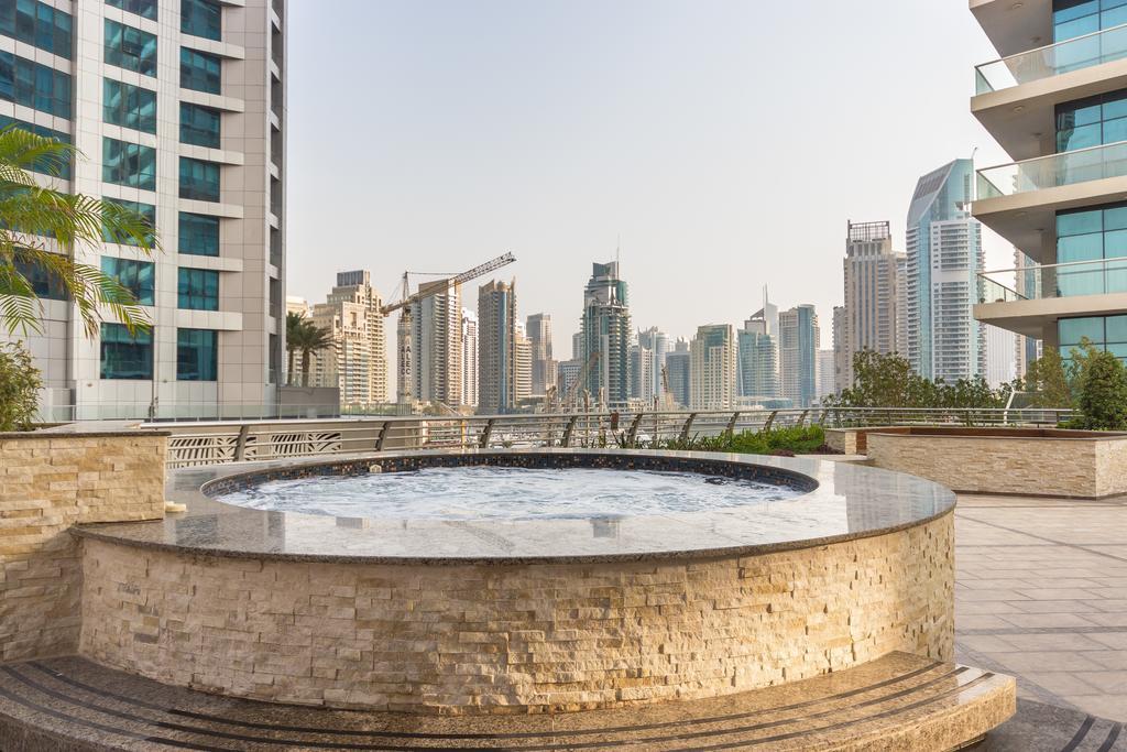 Yanjoon Holiday Homes - Princess Tower Apartments ドバイ エクステリア 写真
