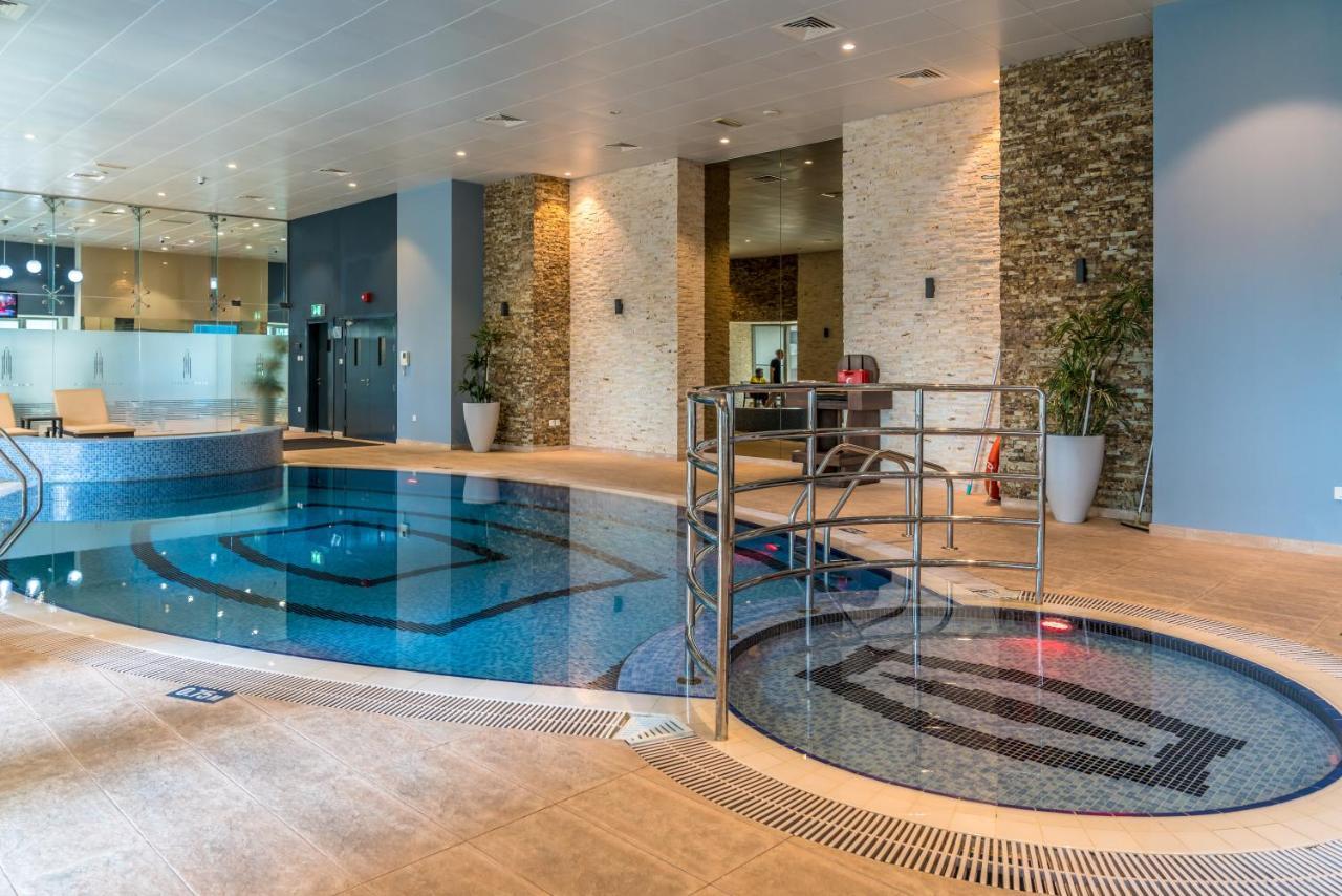 Yanjoon Holiday Homes - Princess Tower Apartments ドバイ エクステリア 写真